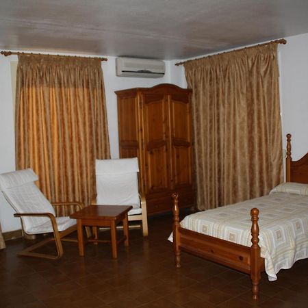 Hotel La Masia Portbou Cameră foto