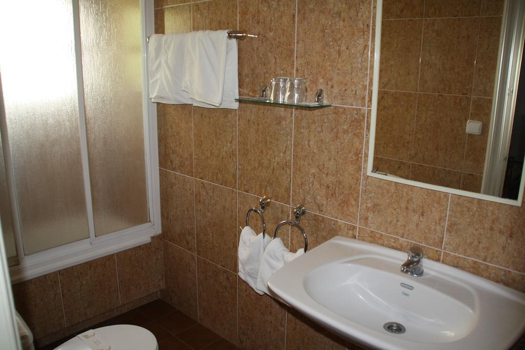 Hotel La Masia Portbou Cameră foto